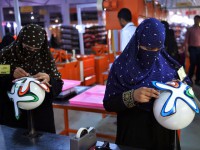 pak mujeres y balones