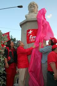 el salvador busto fmln