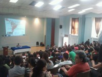 Ante estudiantes de Universidad de El Salvador