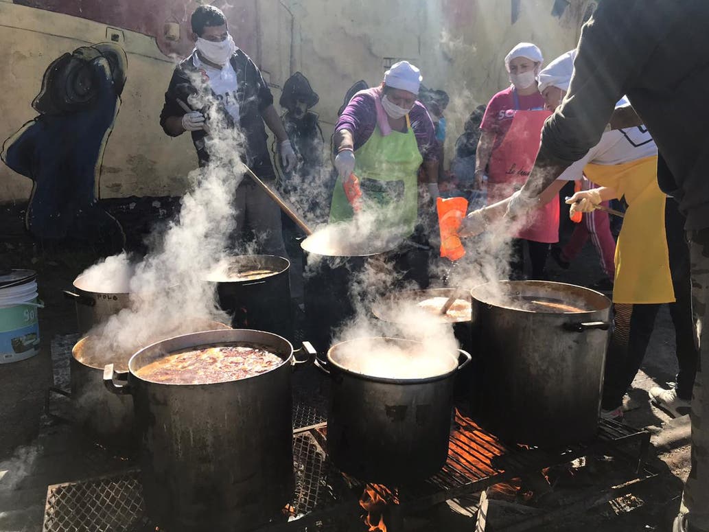 Todo hambre es político: Uruguay entre ollas populares y ollas de la  fortuna | SurySur